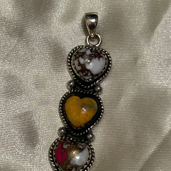 Unique Triple Heart SS Wild Horse, Bumblebee, and Cotton Candy Pendant - Picture 2 of 5